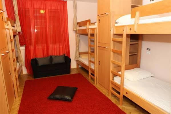 Tchaikovsky Hostel Split Dış mekan fotoğraf